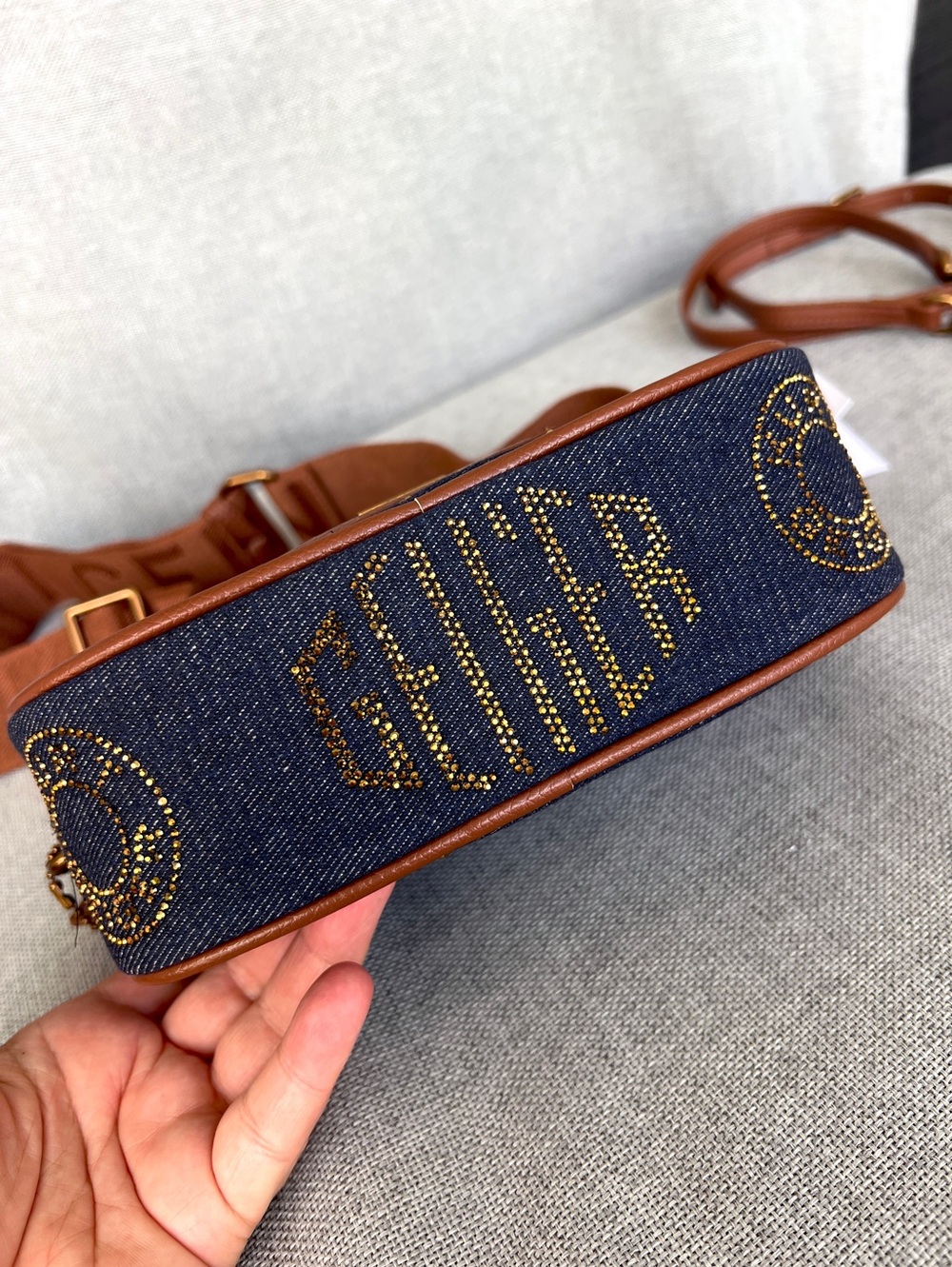 Kurt Geiger Chiswick Camera Denim Crystal Logo chain wide strap dark blue wash - Picture 6 of 17